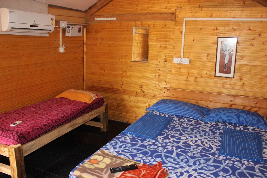 Tivai Beach Cottages Calangute Extérieur photo