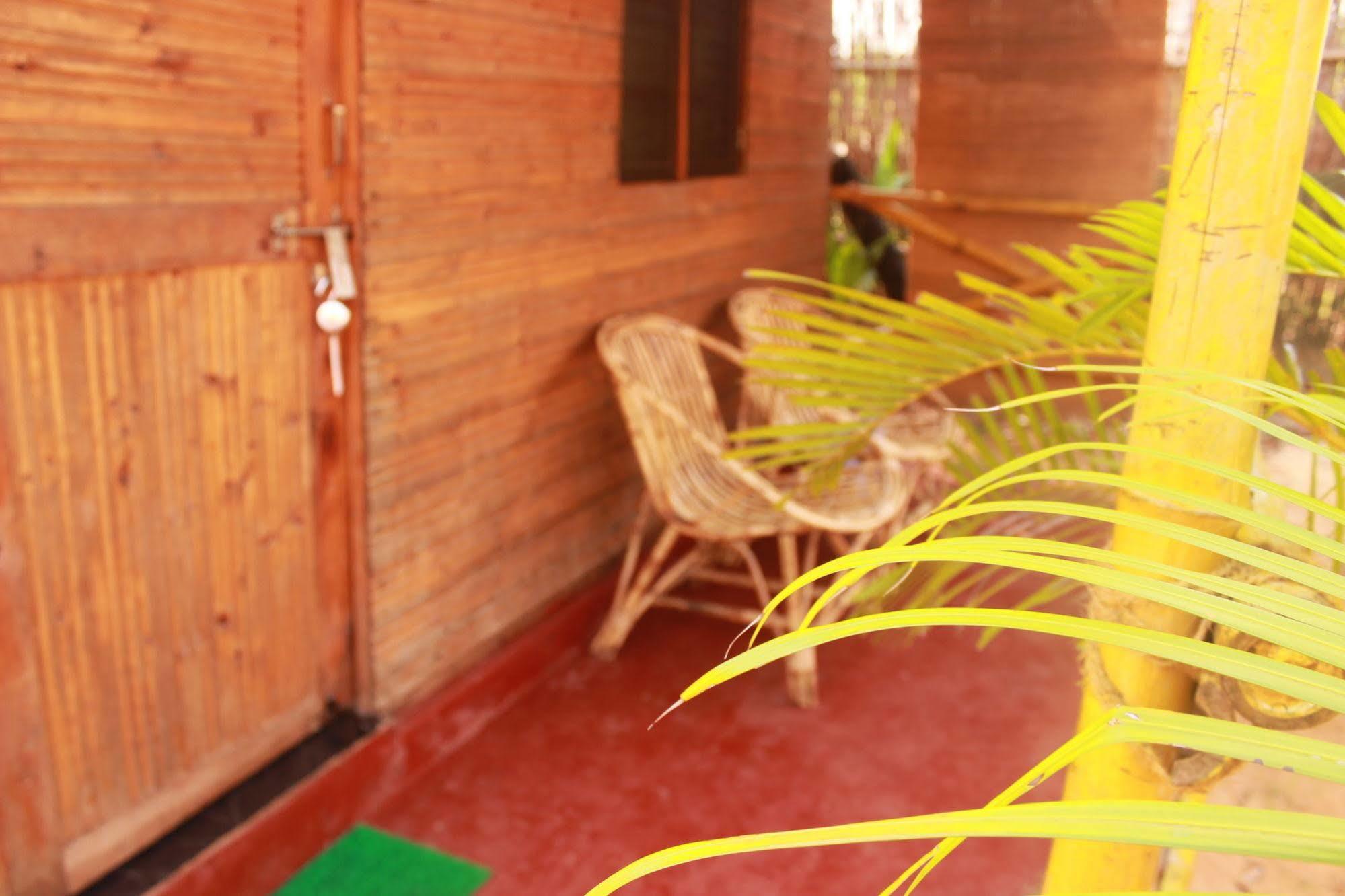 Tivai Beach Cottages Calangute Extérieur photo